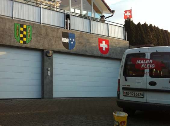 Maler Fleig AG - Maler Aargau - Maler Rheinfelden - Maler Hellikon - Lasuren - Gipserarbeiten - Fassaden - Garagentor - Gerüstbau - Beschriftungen - Schimmelsanierungen - Giessharz - Bodenbeschichtungen - Borkenkäferbekämpfung - Bitumenanstrich - Brandabschottungen - Farbkonzept durch Fotomontage - Maler und Gipser Verband - Maler Lehrbetrieb - Malerbetrieb Schweiz