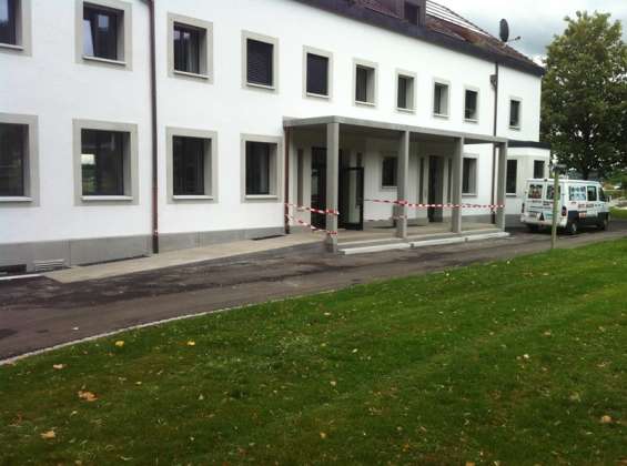 Maler Fleig AG - Maler Aargau - Maler Rheinfelden - Maler Hellikon - Lasuren - Gipserarbeiten - Fassaden - Garagentor - Gerüstbau - Beschriftungen - Schimmelsanierungen - Giessharz - Bodenbeschichtungen - Borkenkäferbekämpfung - Bitumenanstrich - Brandabschottungen - Farbkonzept durch Fotomontage - Maler und Gipser Verband - Maler Lehrbetrieb - Malerbetrieb Schweiz